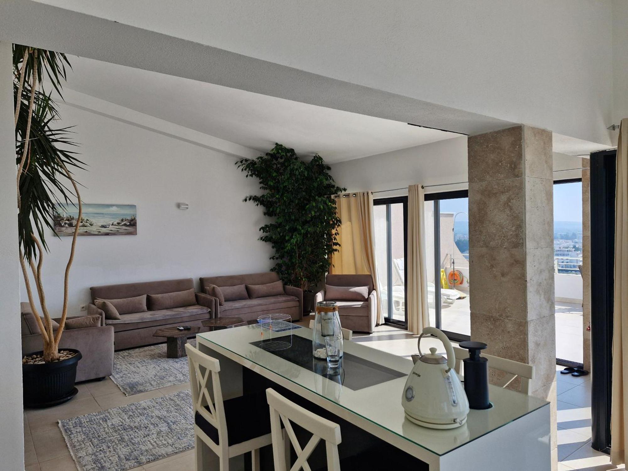 Apartment Plaza